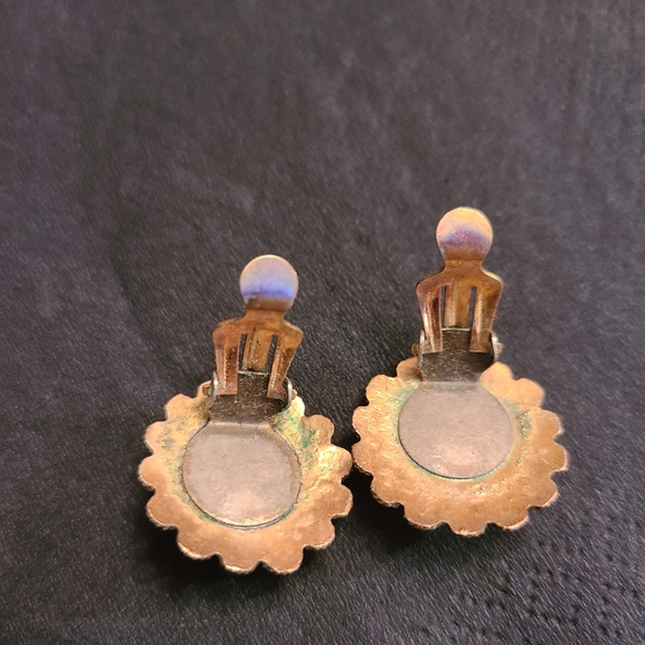 AUTHENTIC VINTAGE CLIP ON EARRINGS - Picture 3 of 5